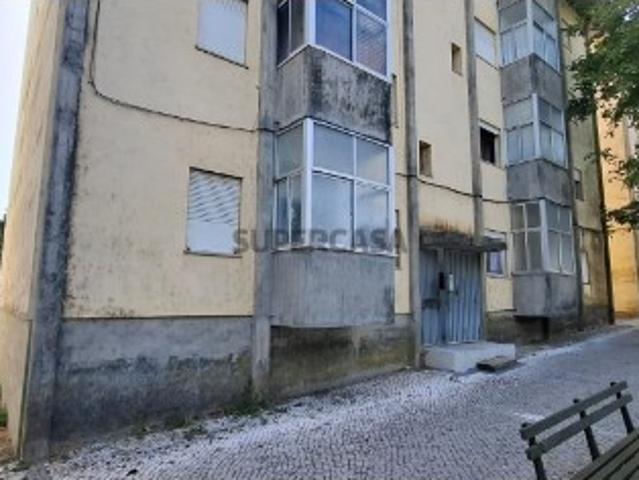 Excelente Apartamento T3 no Coração da Vila de Castanheira de Pera
