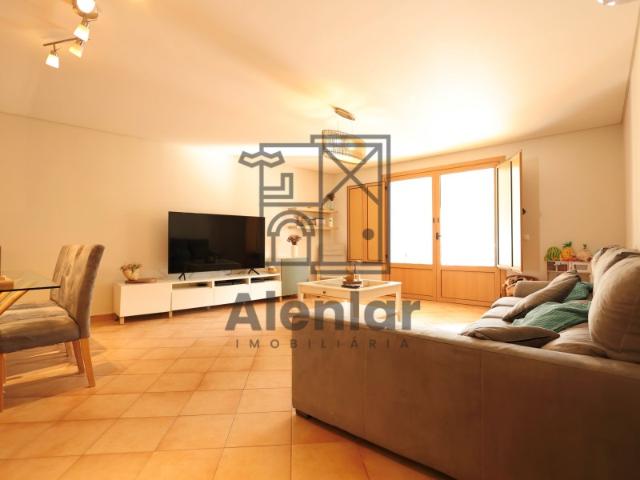 Excelente apartamento T3 no Centro da Merceana