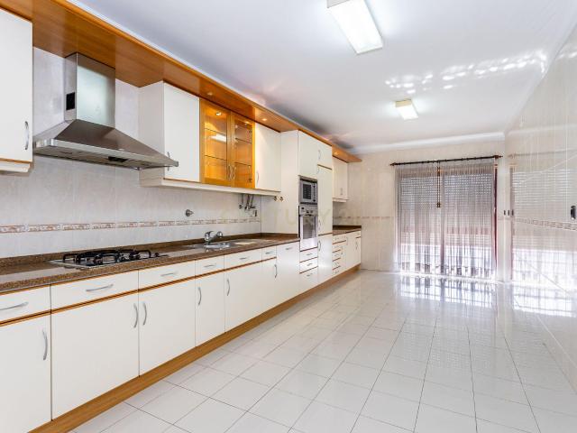 Excelente apartamento T3 na Venteira Amadora