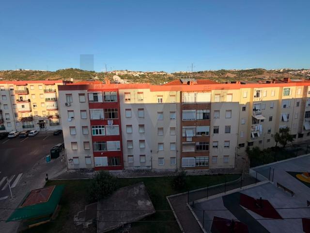 Excelente Apartamento T3 para Arrendamento na Flamenga