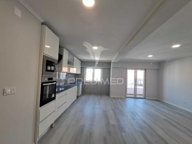 Excelente apartamento T4 na Cruz de Pau