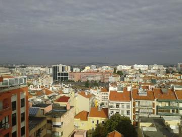 Excelente Apartamento T4 para arrendamento junto ao Campo Pequeno