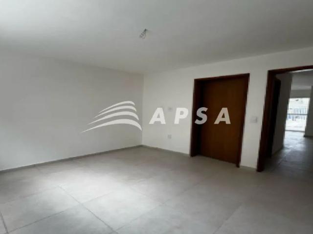 Excelente apartamento/privê, contém dois quartos,sala, cozinha com armários, aréa de serviço, garage