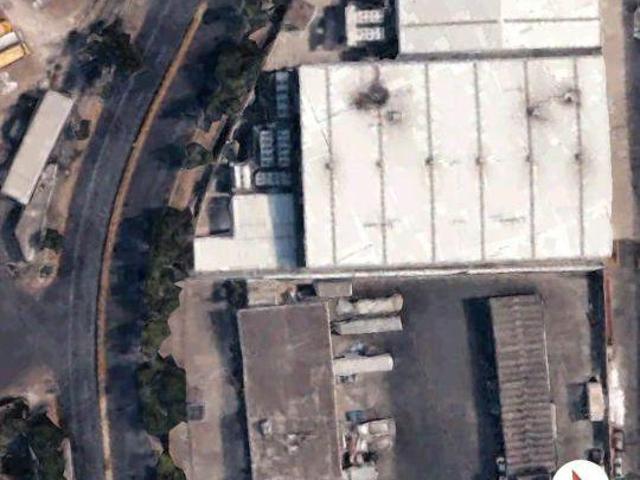 Excelente Bodega o Nave Industrial frente a Central de Abastos