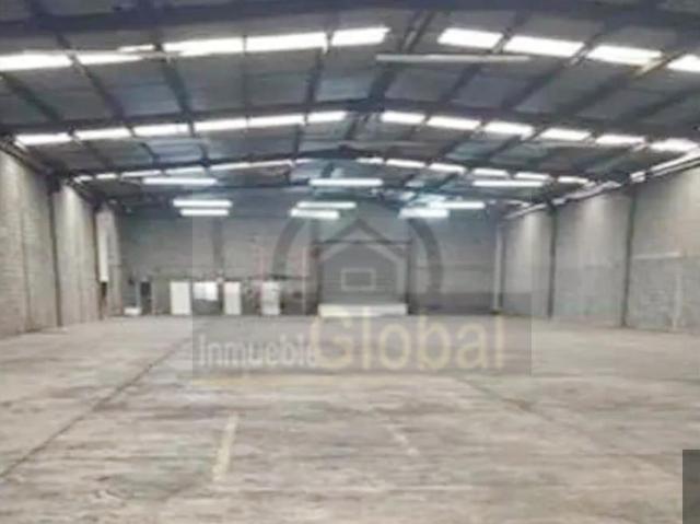 EXCELENTE BODEGA TECHADA RENTA 1600 M2 CENTRICA ACCESO POR DIAZ ORDAZ SANTA CATARINA NL