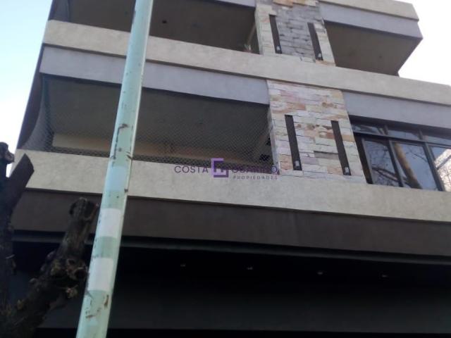 Excelente departamento monoambiente en cuarto piso en Avenida Olivera
