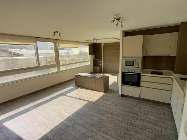 Excelente departamento de 1 ambiente. metro los dominicos