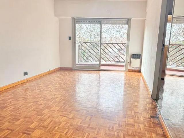 Excelente departamento de 2 ambientes al frente con balcón. palermo soho. ideal ubicación
