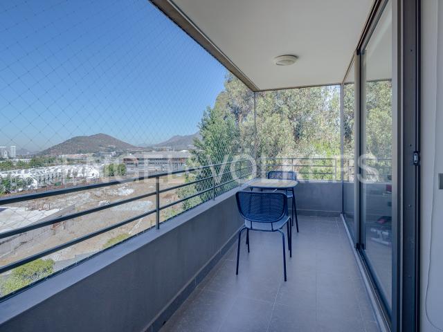 Excelente departamento en La Dehesa Central