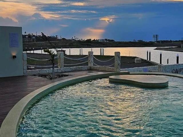 ?Excelente departamento en renta en Cabo Marino! ?Disfruta de una hermosa vista al mar en un departamento totalmente amueblado y climatizado!