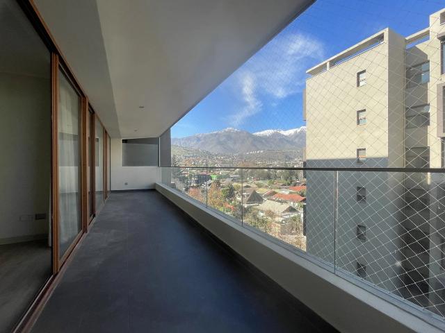 Excelente departamento frente metro los dominicos