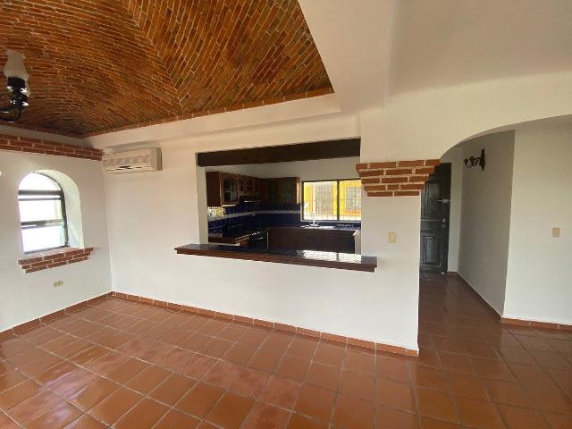 Excelente departamento, ubicacion inmejorable, Av. La Luna