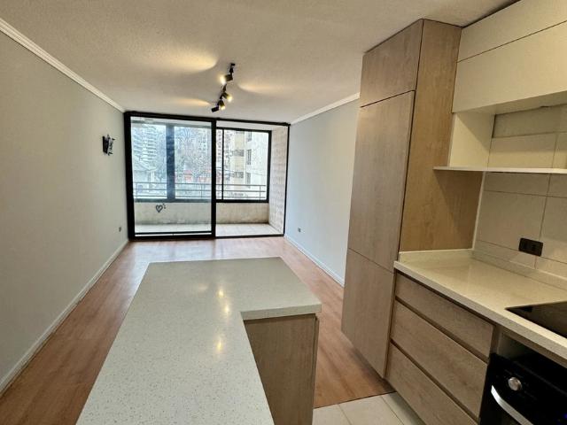Excelente departamento 1d1b flandes 1050, las condes
