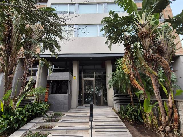Excelente Departamento 2 ambientes de categoria en pleno centro de Banfield Este