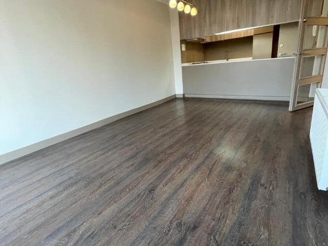 Excelente departamento 2D 2B, pasos metro Simon Bolivar