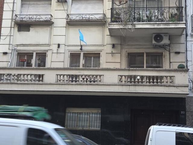 EXCELENTE DEPTO. 3 AMB.CON DEPENDENCIA RECIEN PINTADO Y PISOS PLASTIFICADOS MUY BIEN UBICADO