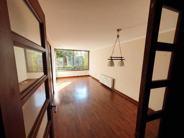 Excelente depto primer piso 2 dormitorios, estac y bodega