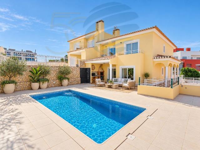 Excelente e espaçosa moradia com vistas sobre o rio, perto d. 180m² Ferragudo