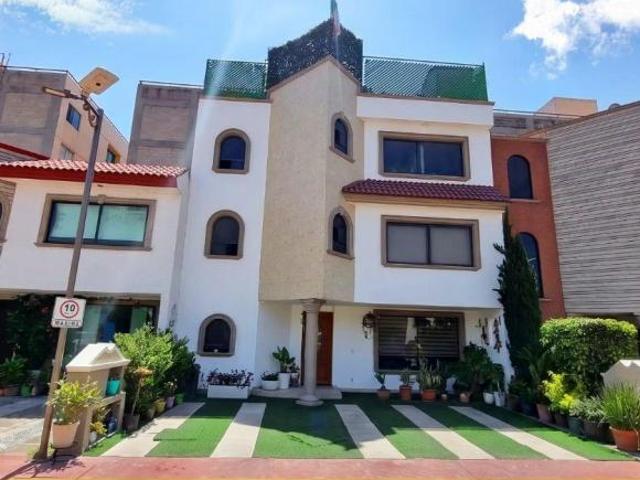 ¡Excelente elección de propiedad! Esta casa en Atizapán