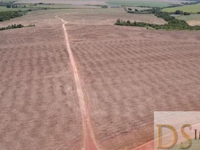 EXCELENTE FAZENDA A VENDA EM ITAÍ/SP, COM ÁREA TOTAL DE 68 ALQUEIRES, TOPOGRAGIA PLANA A LEVEMENTE O