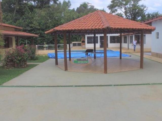 Excelente fazenda em Crucilândia!