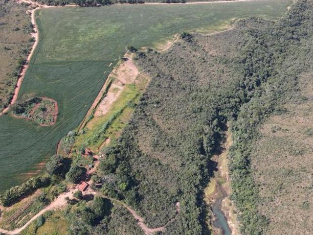 Excelente fazenda na região de Santa Luzia dos Barros em Patrocínio MG