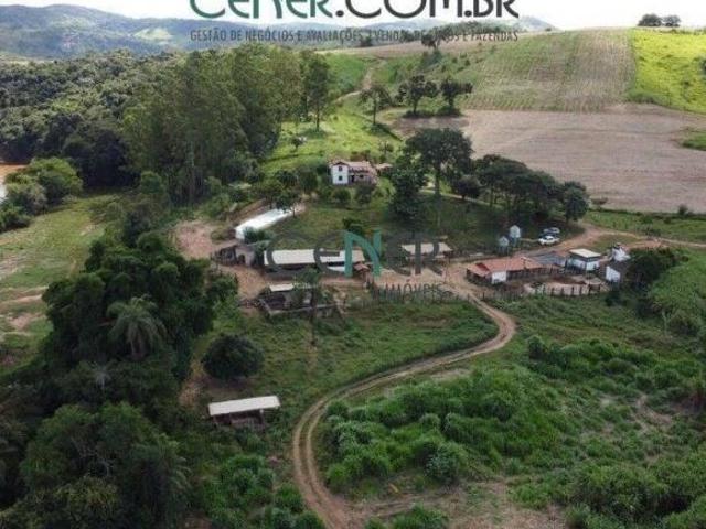 Excelente fazendinha montada para leite de 20 ha em Belo Vale MG. Pode ser financiada em até 15 anos