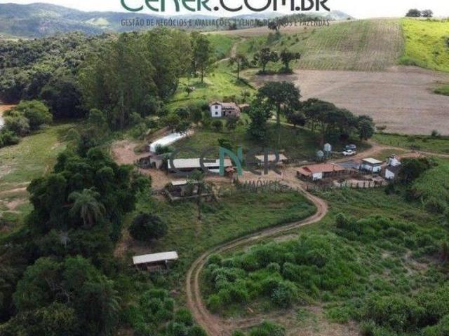 Excelente fazendinha montada para leite de 20 ha em Belo Vale MG
