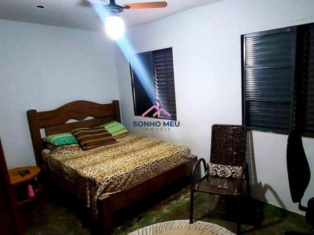 Excelente imóvel com 3 dormitórios, sala, cozinha, 1 banheiro, churrasqueira, área de serviço cobert