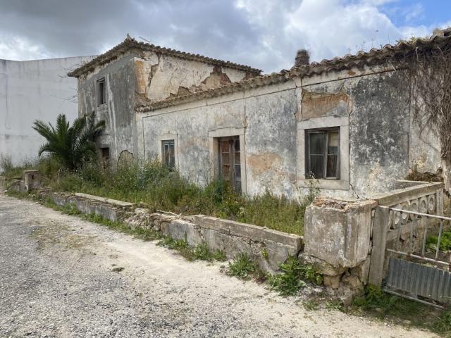 Excelente imóvel para recuperar Ribafria Peniche 200m² Peniche