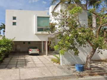 CASA EN VENTA EN MONTEBELLO ¡EXCELENTE OPORTUNIDAD DE INVERSIÒN RECUPERACIÒN HIPOTECARIA!