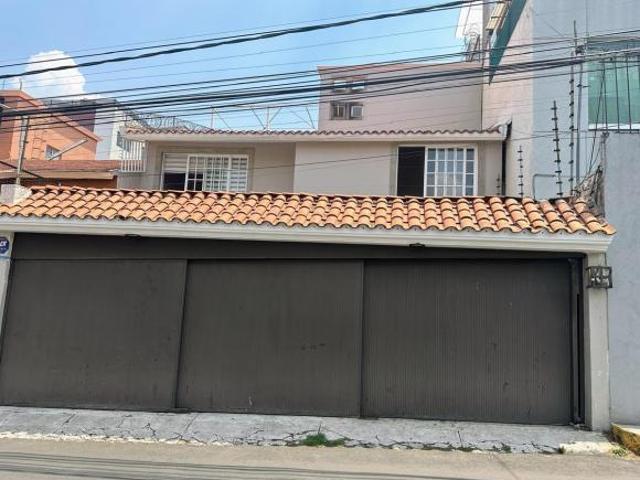 Excelente oportunidad. Casa en venta en Tlalpan!