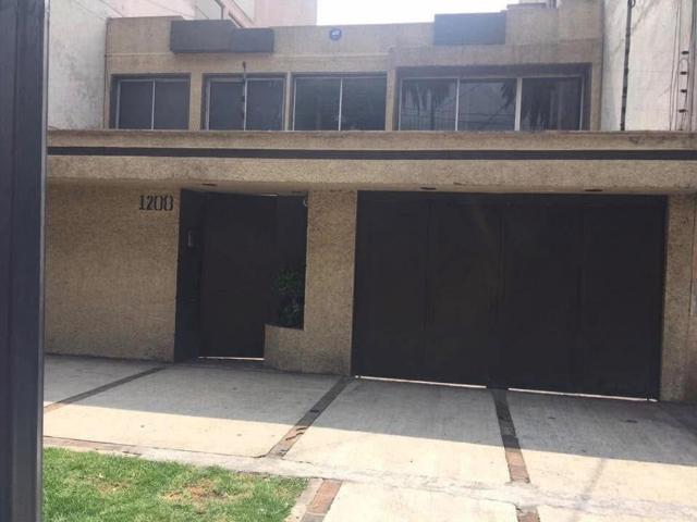 Excelente Oportunidad! Amplia casa en Venta con jard?n y alberca, en Narvarte, Benito Ju?rez, CDMX