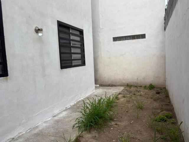 ¡Excelente oportunidad de compra! Casa en venta de dos niveles ubicada frente a parque en el Fraccio