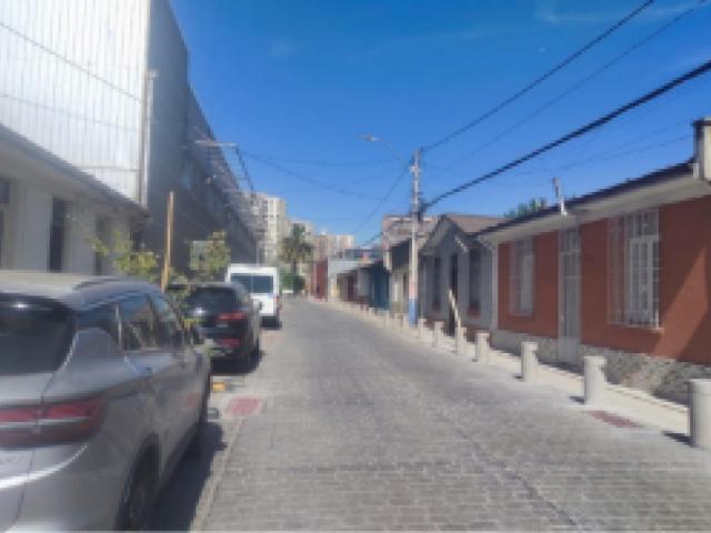EXCELENTE OPORTUNIDAD DE ADQUIRIR UNA AMPLIA CASA HABITACION
