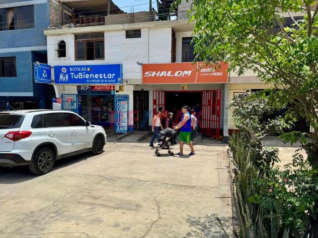 ¡Excelente Oportunidad De Inversión En Comas! Casa + 2 Locales Comerciales Sobre Av. Túpac Amaru