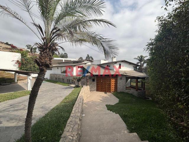 Excelente oportunidad de inversión Linda casa con piscina en Casuarinas con 1475m²