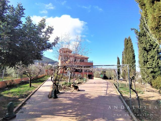 Excelente Oportunidad De Inversión! Preciosa villa construid. 451m² Fondón