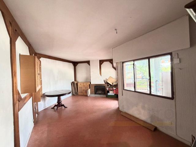EXCELENTE OPORTUNIDAD DE PISO PARA REFORMAR DE 3 HABITACIONES EN COLLADO MEDIANO