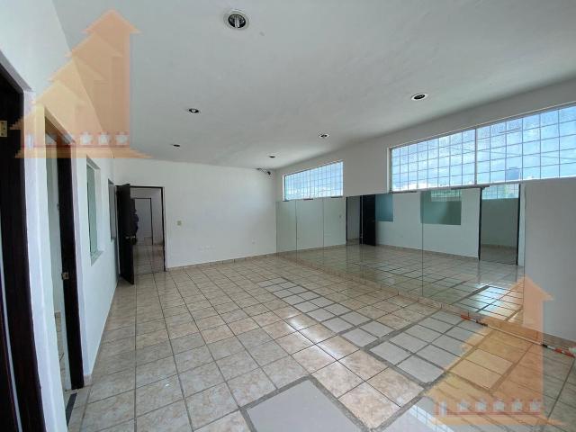 Excelente oportunidad edificio comercial en venta y renta sobre av Fonatur