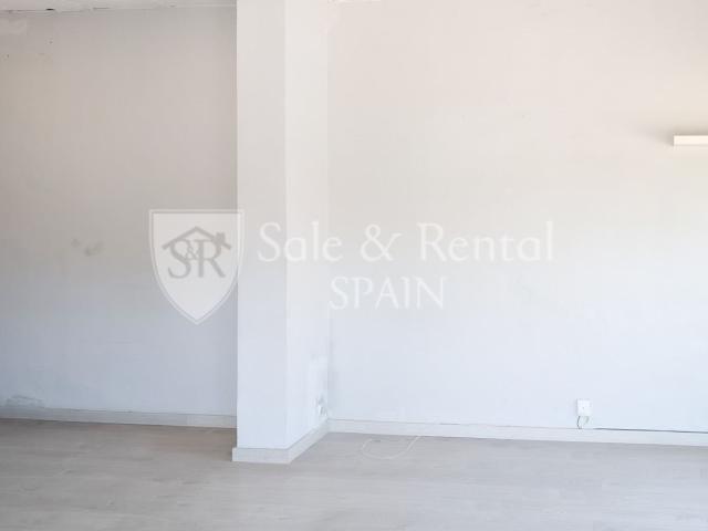 Excelente oportunidad para establecer su negocio en una zona. 100m² Girona