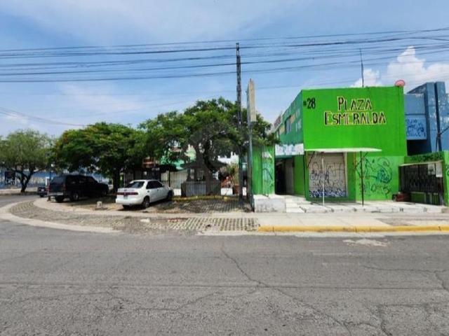 EXCELENTE OPORTUNIDAD PLAZA COMERCIAL EN RENTA TLAJOMULCO