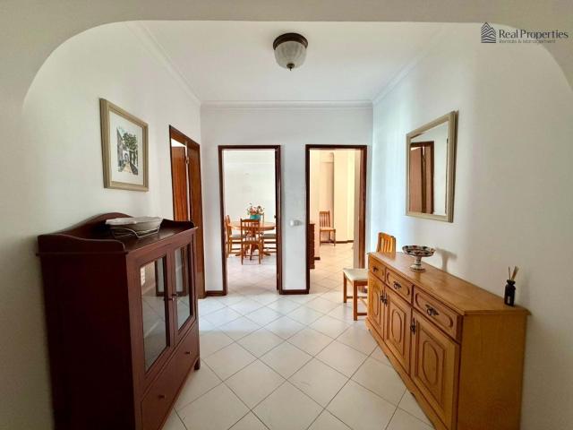 T2 Vista Mar a 1 Minuto da Praia – Centro de Quarteira 100m² Quarteira