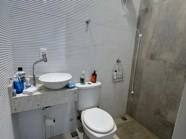 Excelente oportunidade, casa pra alugar em condomínio fechado!