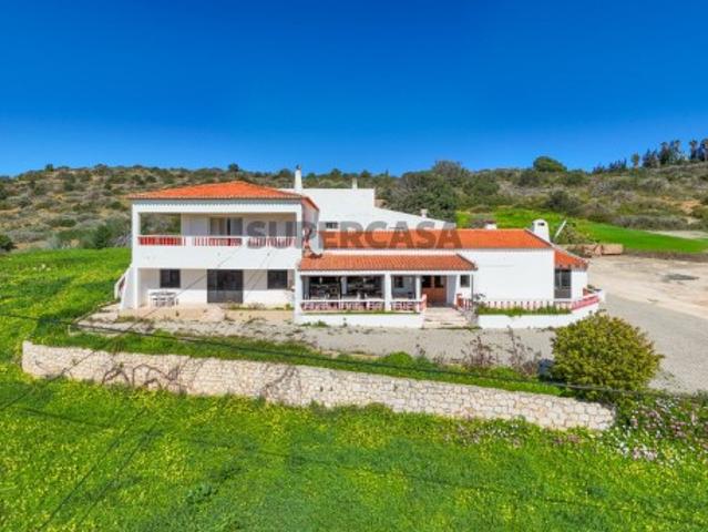 Excelente oportunidade de Negócio Espaço Comercial + Habitação Vila do Bispo