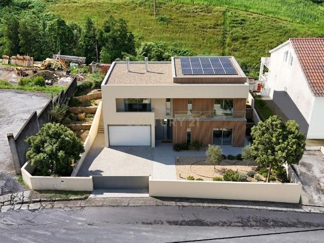TERRENO ÚNICO COM VISTA MAR E PROJETO APROVADO | LOMBA DO ALCAIDE – POVOAÇÃO
