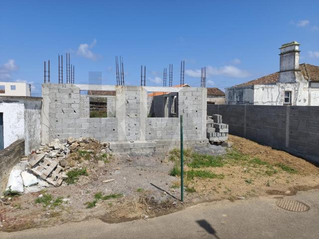 Excelente oportunidade de investimento na freguesia das Lajes, no concelho da Praia da Vitória
