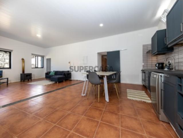 Excelente Oportunidade de Investimento nos Fenais da Luz | Moradia T2 + T1 + T0 | Terreno de 2.560 m