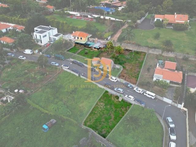 Excelente oportunidade de investimento ou construção de habitação própria