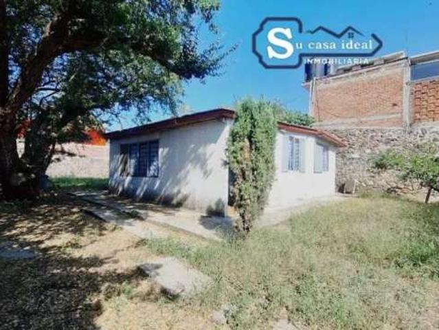 excelente lote con casita de 1 nivel prefabricada